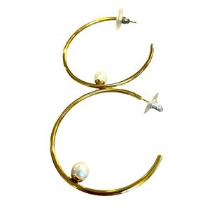 Gold stainless steel earring with fake pearl!